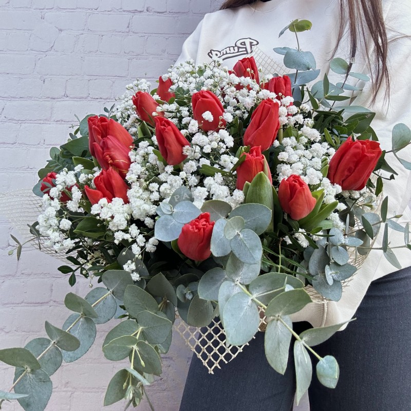 Ramo 18 tulipanes