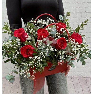 Bolsa con 6 rosas rojas