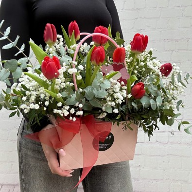 Bolsa de tulipanes rojos